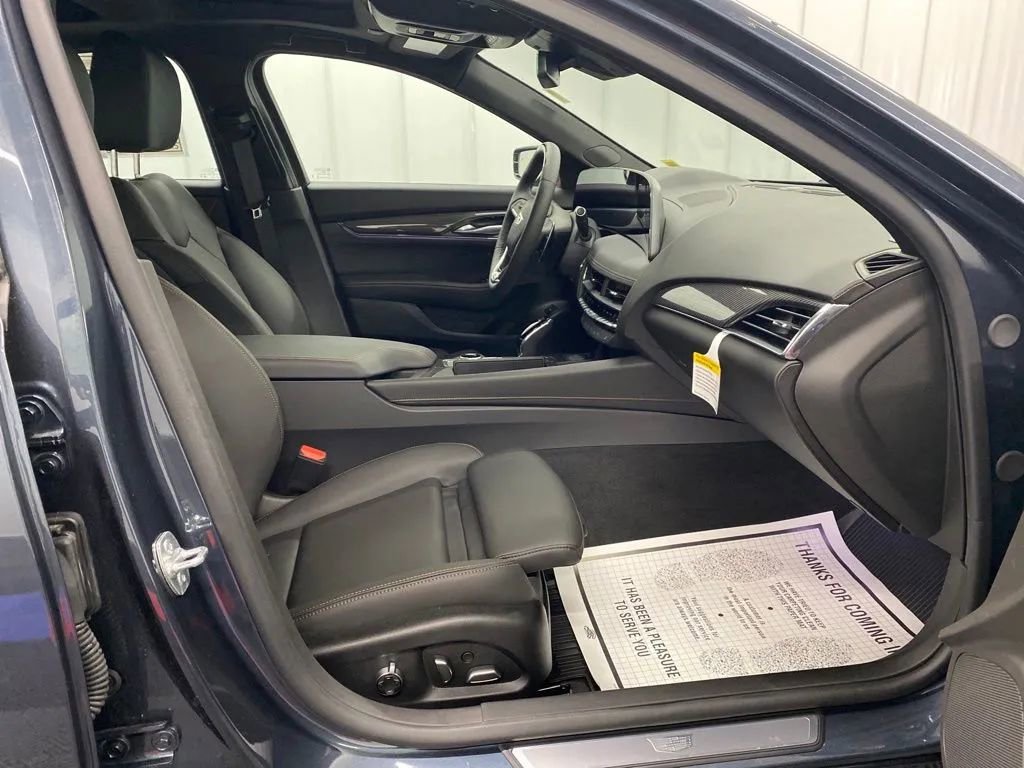 Used 2025 Cadillac CT5 V image 7