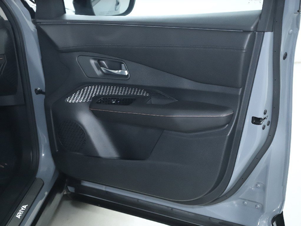 Used 2023 Nissan Ariya FWD image 32