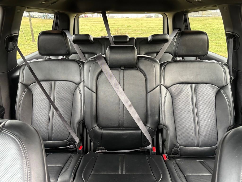 Used 2025 Jeep Wagoneer Series II w/ 8-Passenger Seating Package image 18