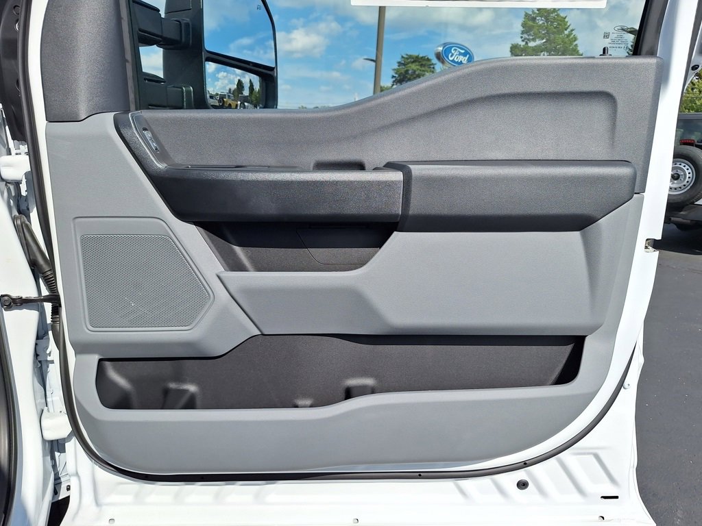 New 2026 Ford F250 XL image 15