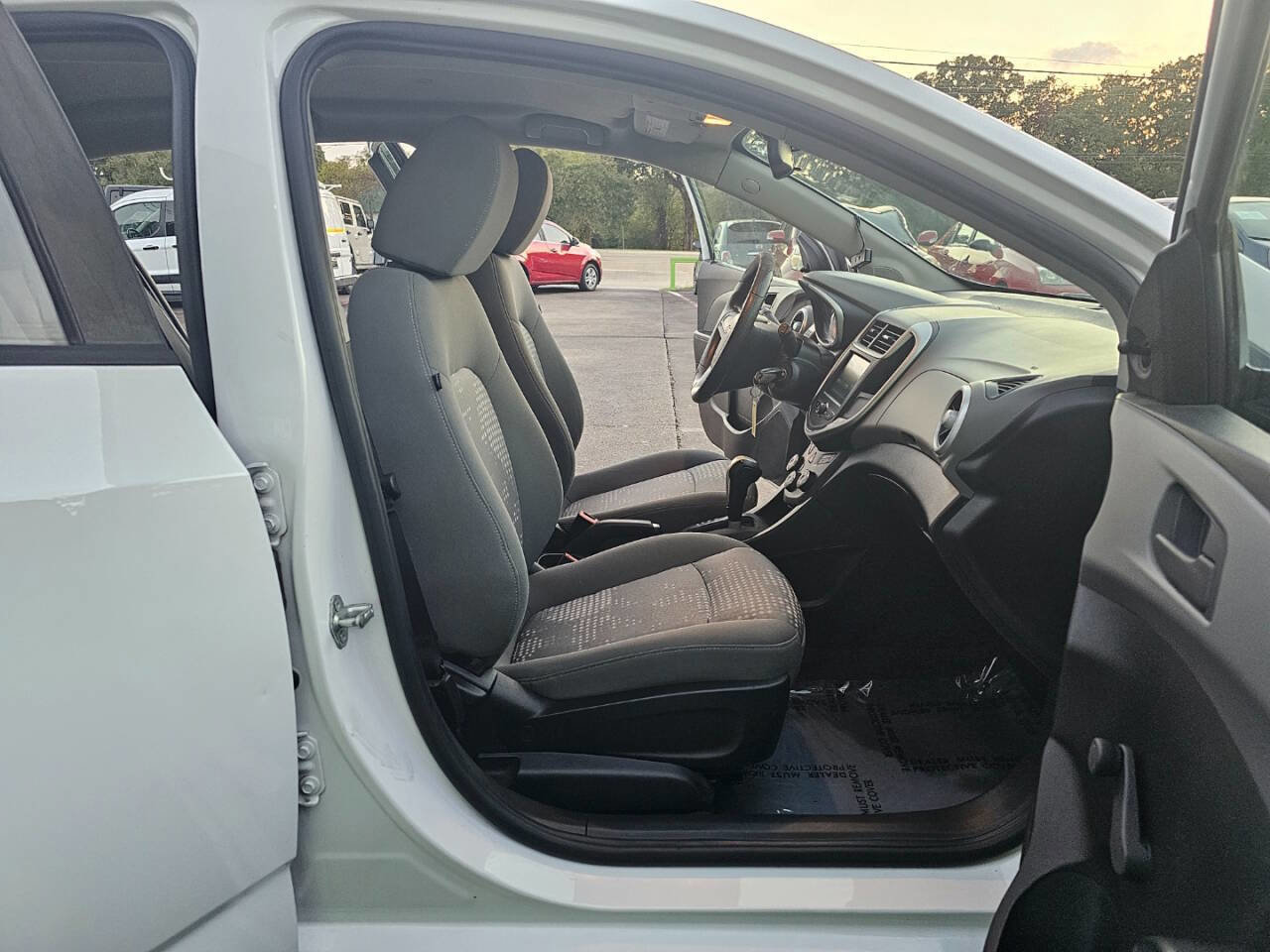 Used 2017 Chevrolet Sonic LT image 19