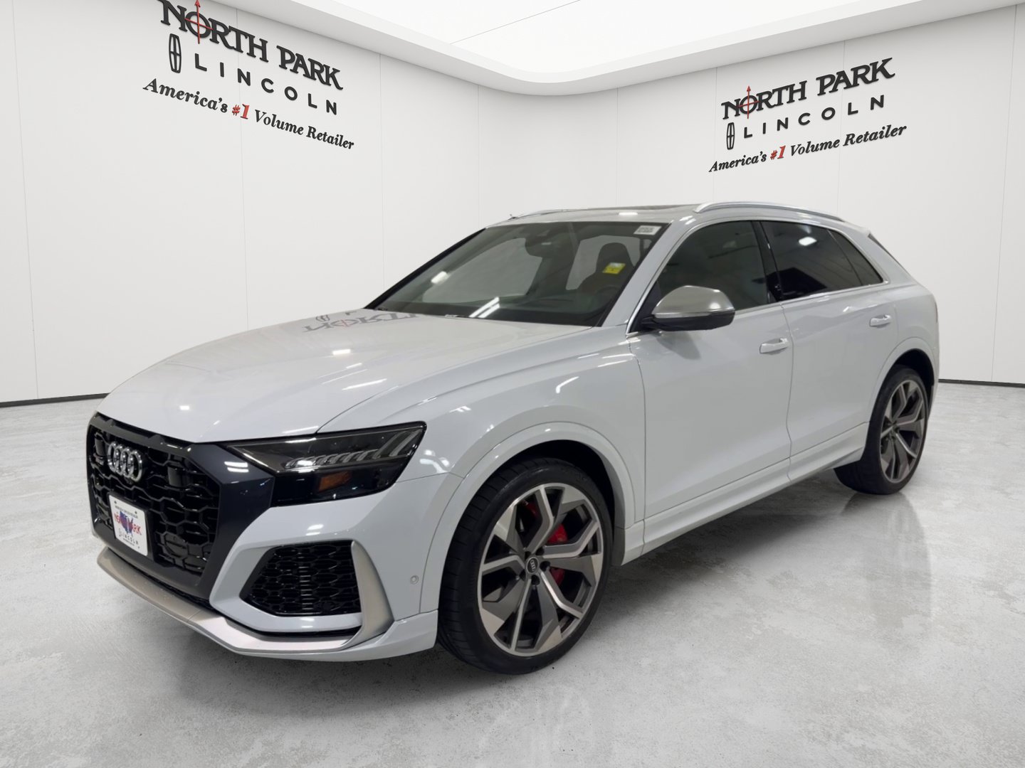 Used 2022 Audi RS Q8 AWD/4WD image 1