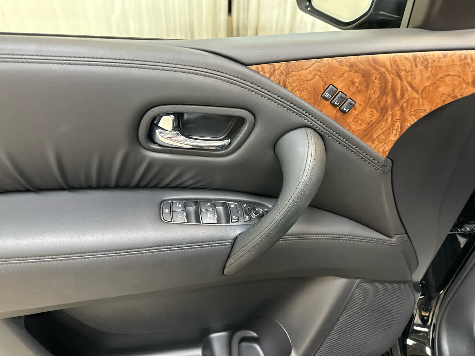 Certified 2024 Nissan Armada SL w/ Captain's Chairs Package image 26