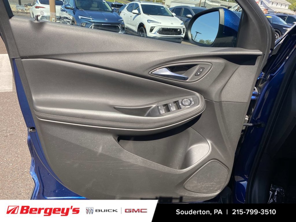 Used 2023 Buick Encore GX Preferred w/ Cold Weather Comfort Package AWD/4WD image 26
