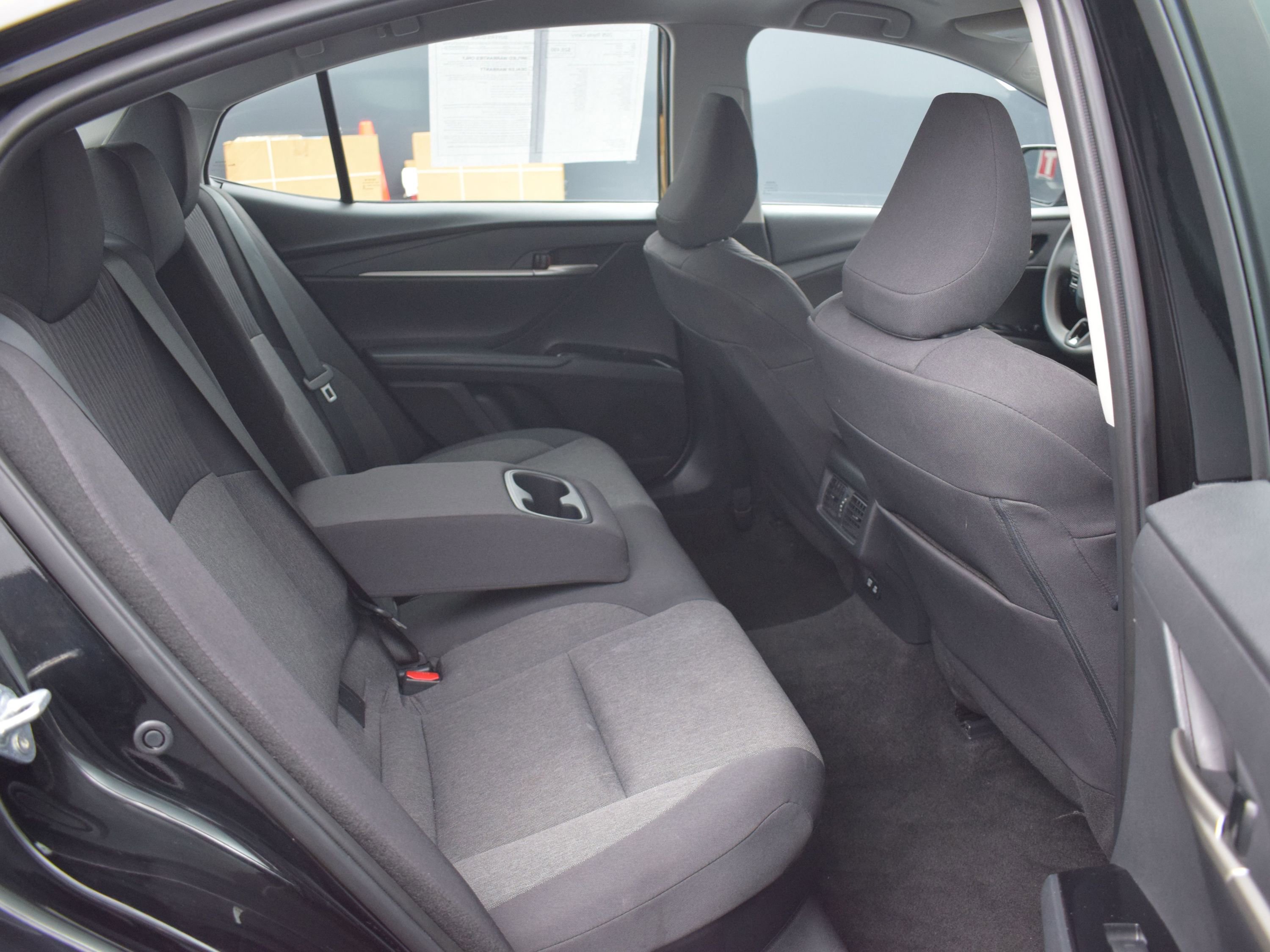 Used 2025 Toyota Camry LE image 11