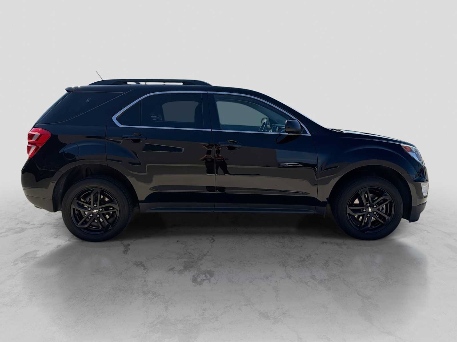 Used 2017 Chevrolet Equinox LT w/ Midnight Edition FWD image 7