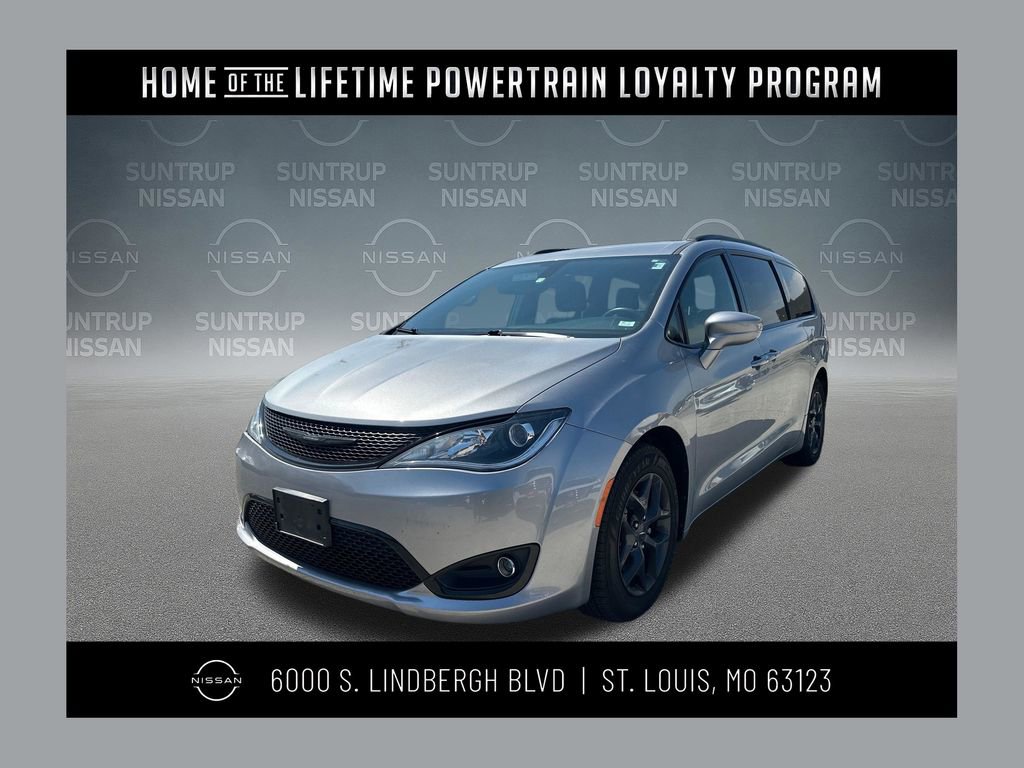 Used 2018 Chrysler Pacifica Touring-L w/ Premium Audio Group image 1