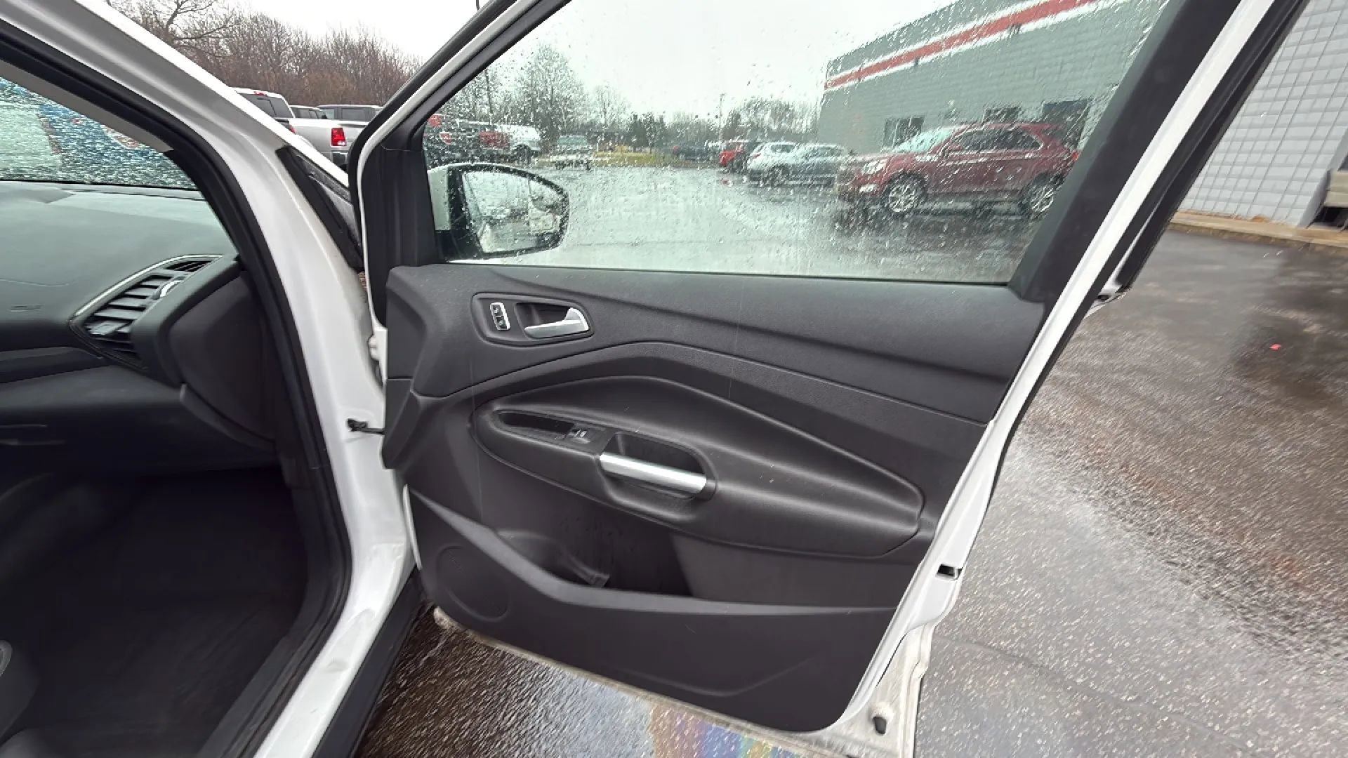 Used 2016 Ford Escape Titanium image 17