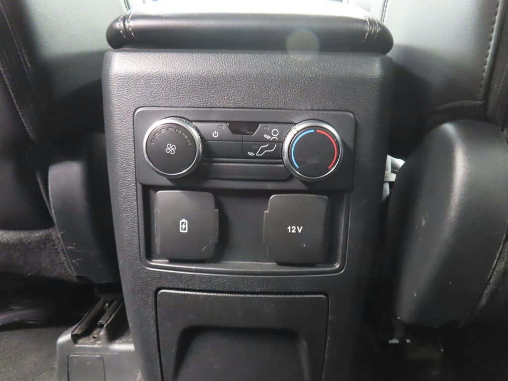 Used 2023 Ford Explorer XLT AWD/4WD image 9