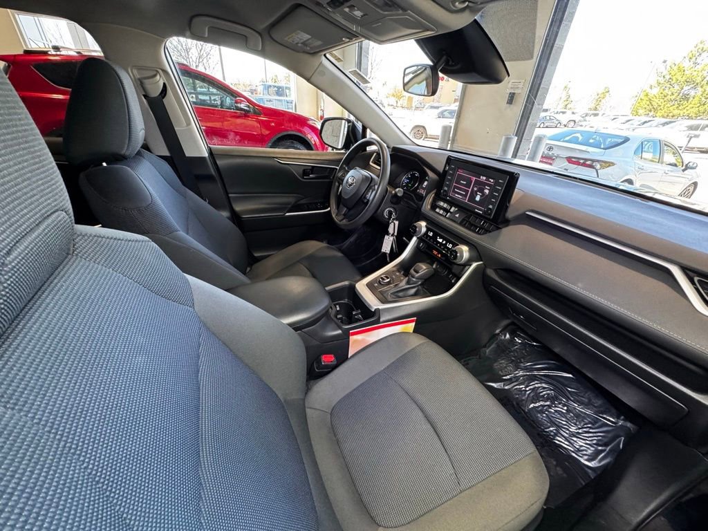 Certified 2022 Toyota RAV4 LE AWD/4WD image 46