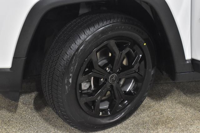 Used 2025 Jeep Compass Latitude AWD/4WD image 11