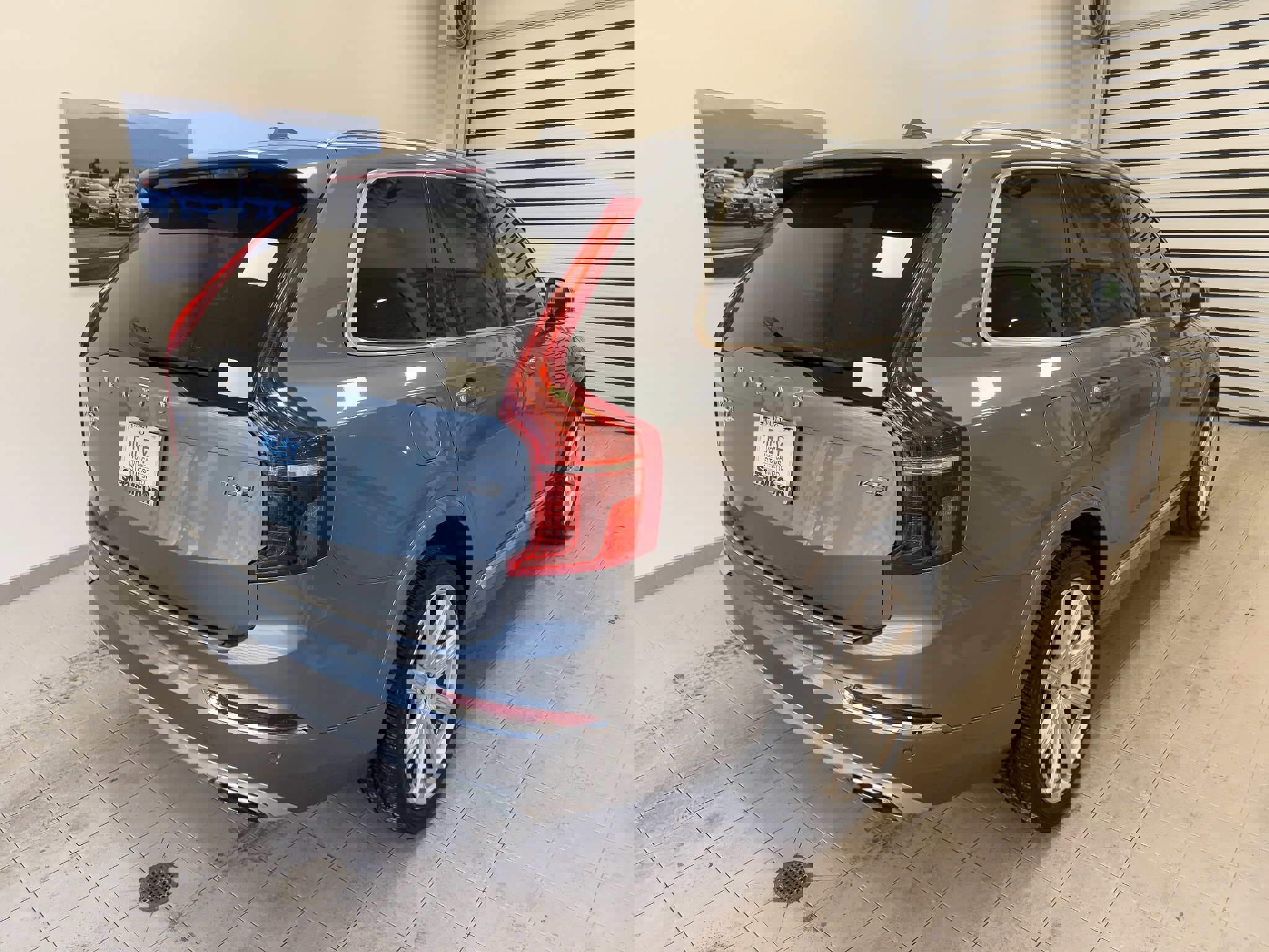 Used 2018 Volvo XC90 T6 Inscription w/ Convenience Package image 9