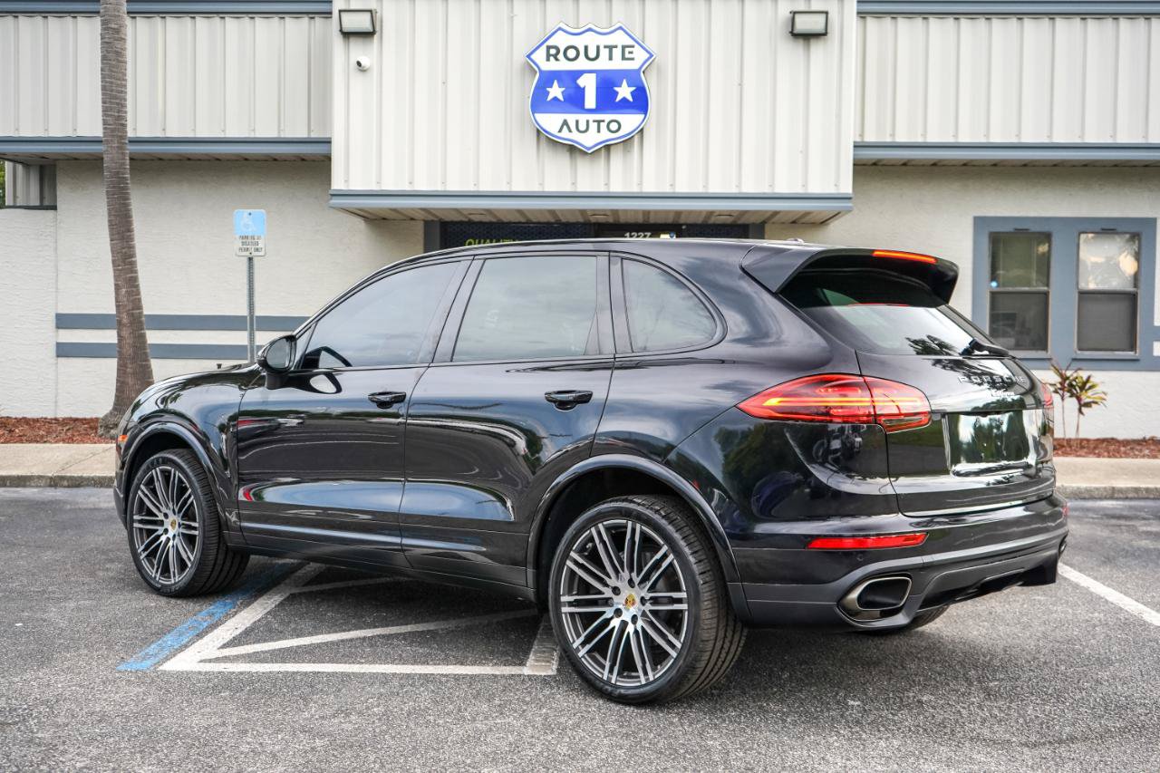 Used 2018 Porsche Cayenne Platinum Edition w/ Premium Package AWD/4WD image 3