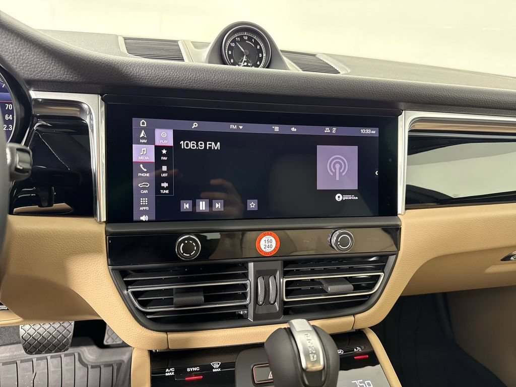 New 2026 Porsche Macan AWD/4WD image 28