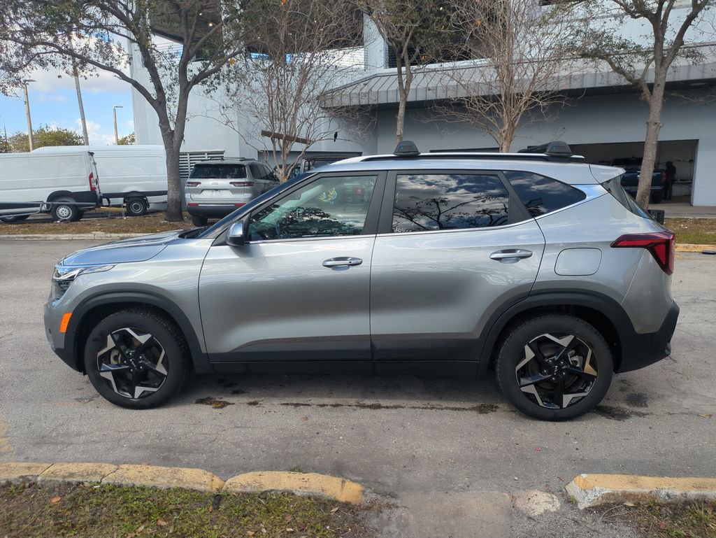 Used 2024 Kia Seltos EX image 8