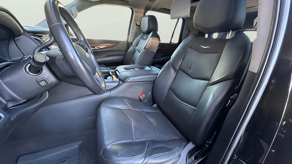 Used 2020 Cadillac Escalade Luxury image 52