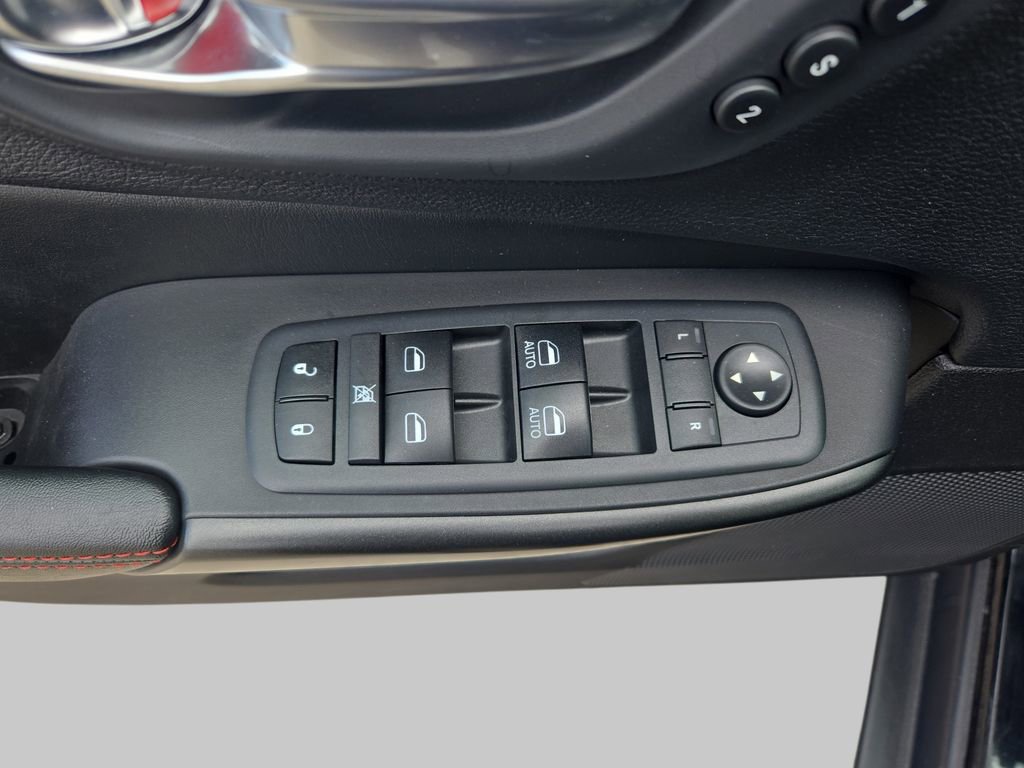 Used 2020 Jeep Cherokee Trailhawk image 34