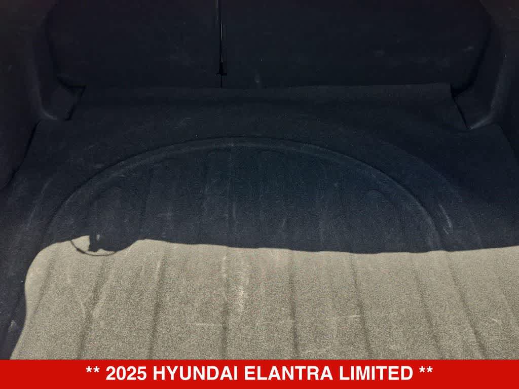Used 2025 Hyundai Elantra Limited FWD image 31