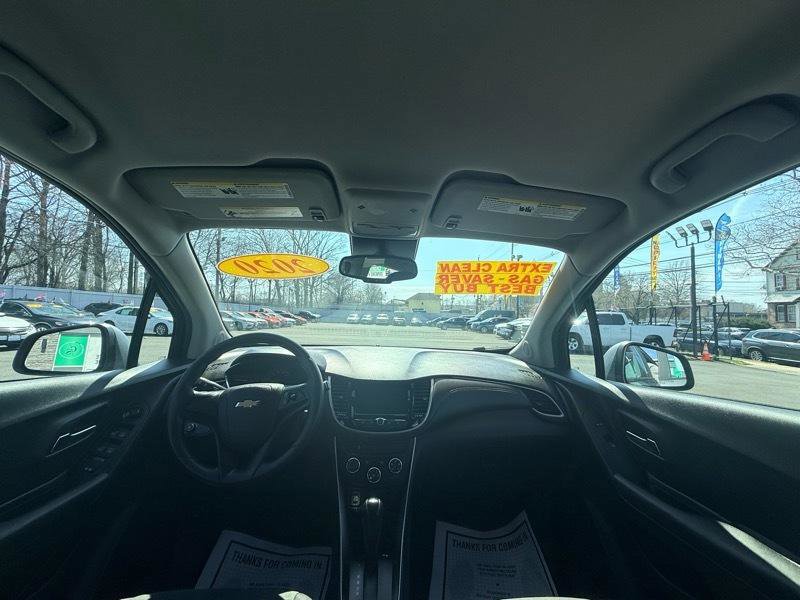 Used 2020 Chevrolet Trax LS image 16