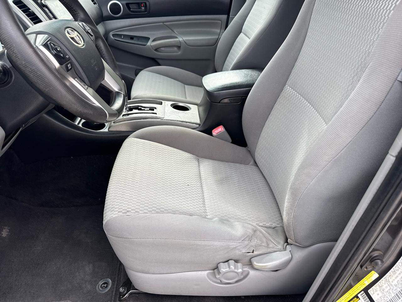 Used 2014 Toyota Tacoma 4x4 Double Cab w/ SR5 Package image 30