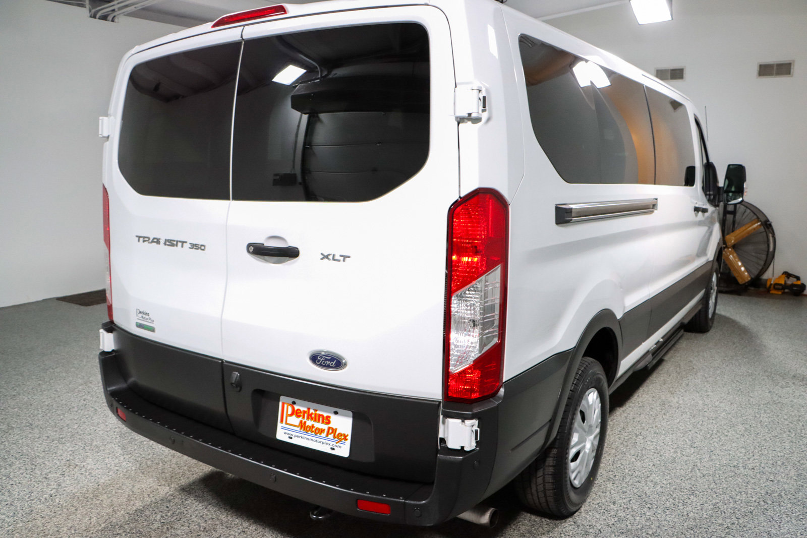 Used 2023 Ford Transit 350 XLT image 7