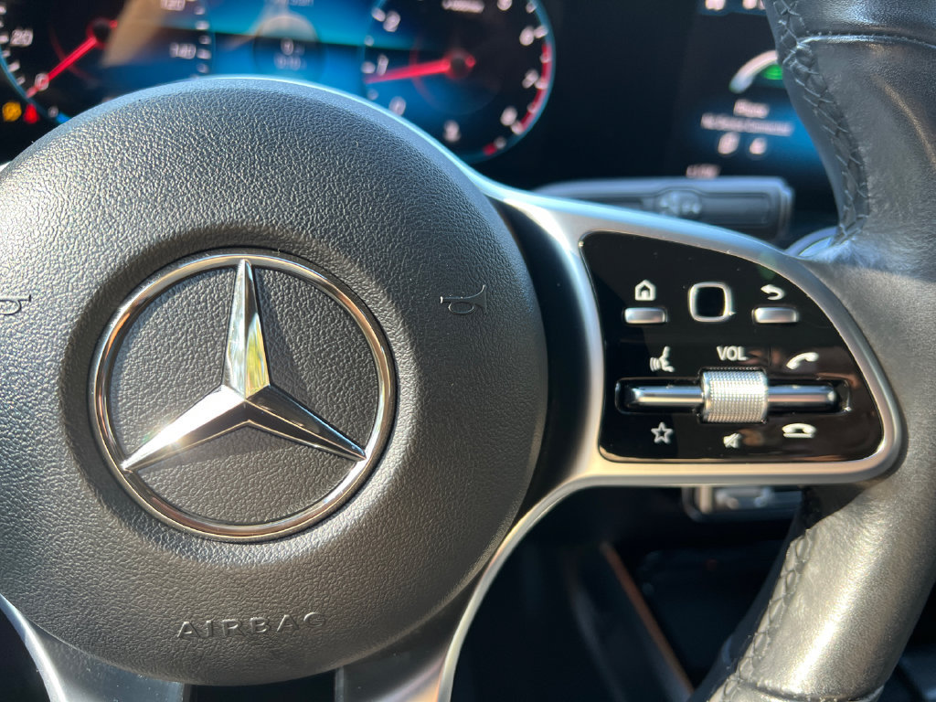 Used 2023 Mercedes-Benz GLB 250 w/ Premium Package image 29