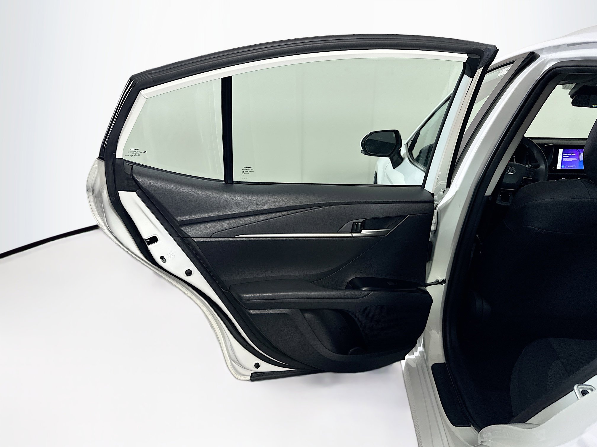 Used 2025 Toyota Camry LE image 27