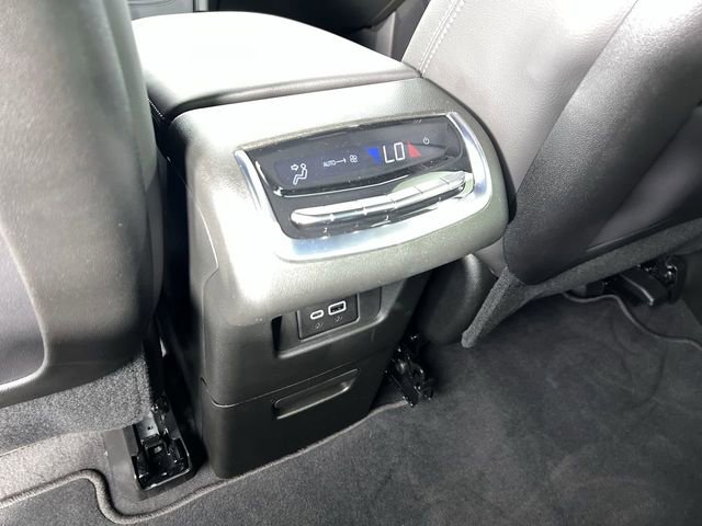 Used 2025 Cadillac XT6 Luxury image 22