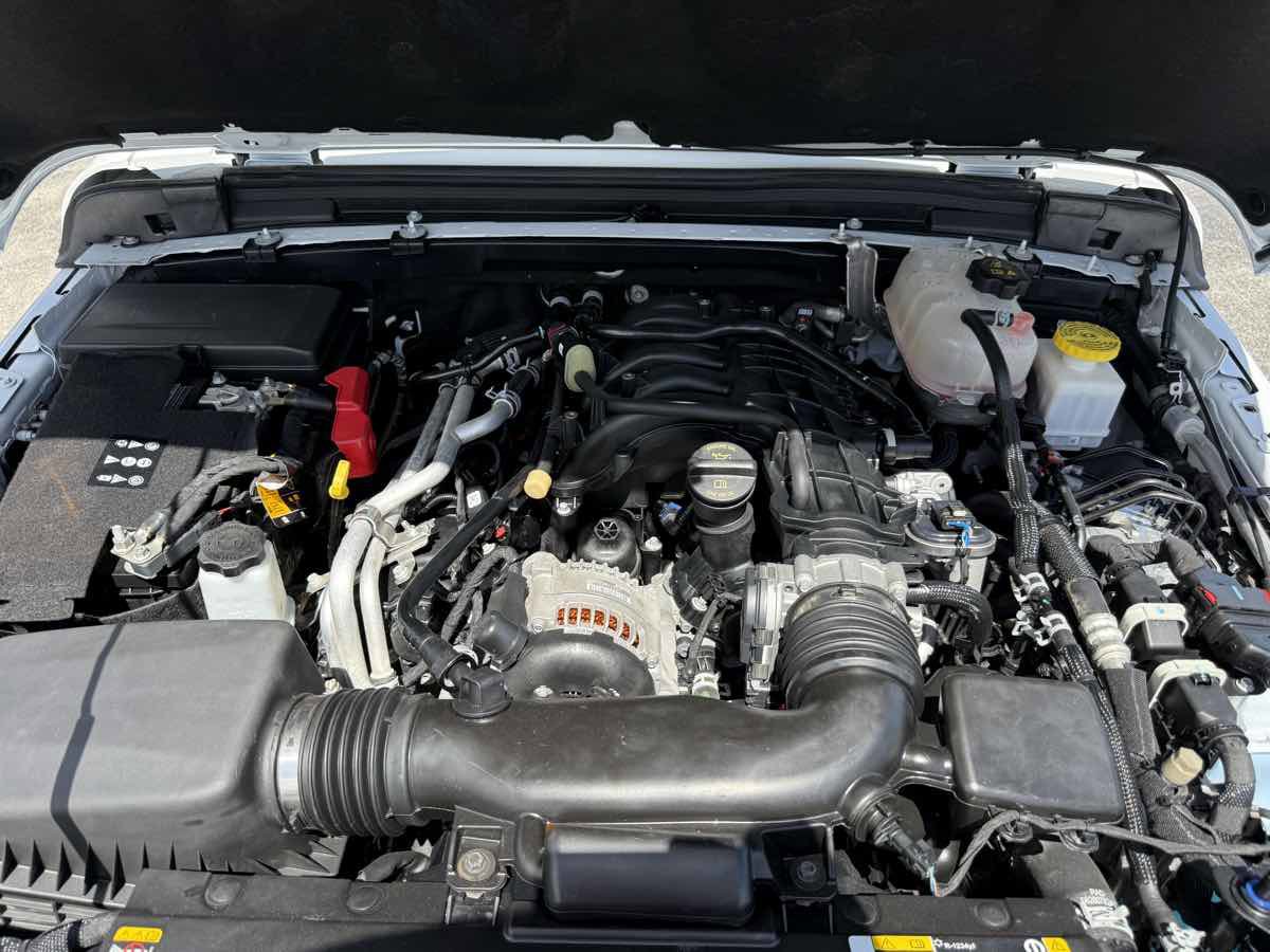 Used 2023 Jeep Gladiator Sport AWD/4WD image 44