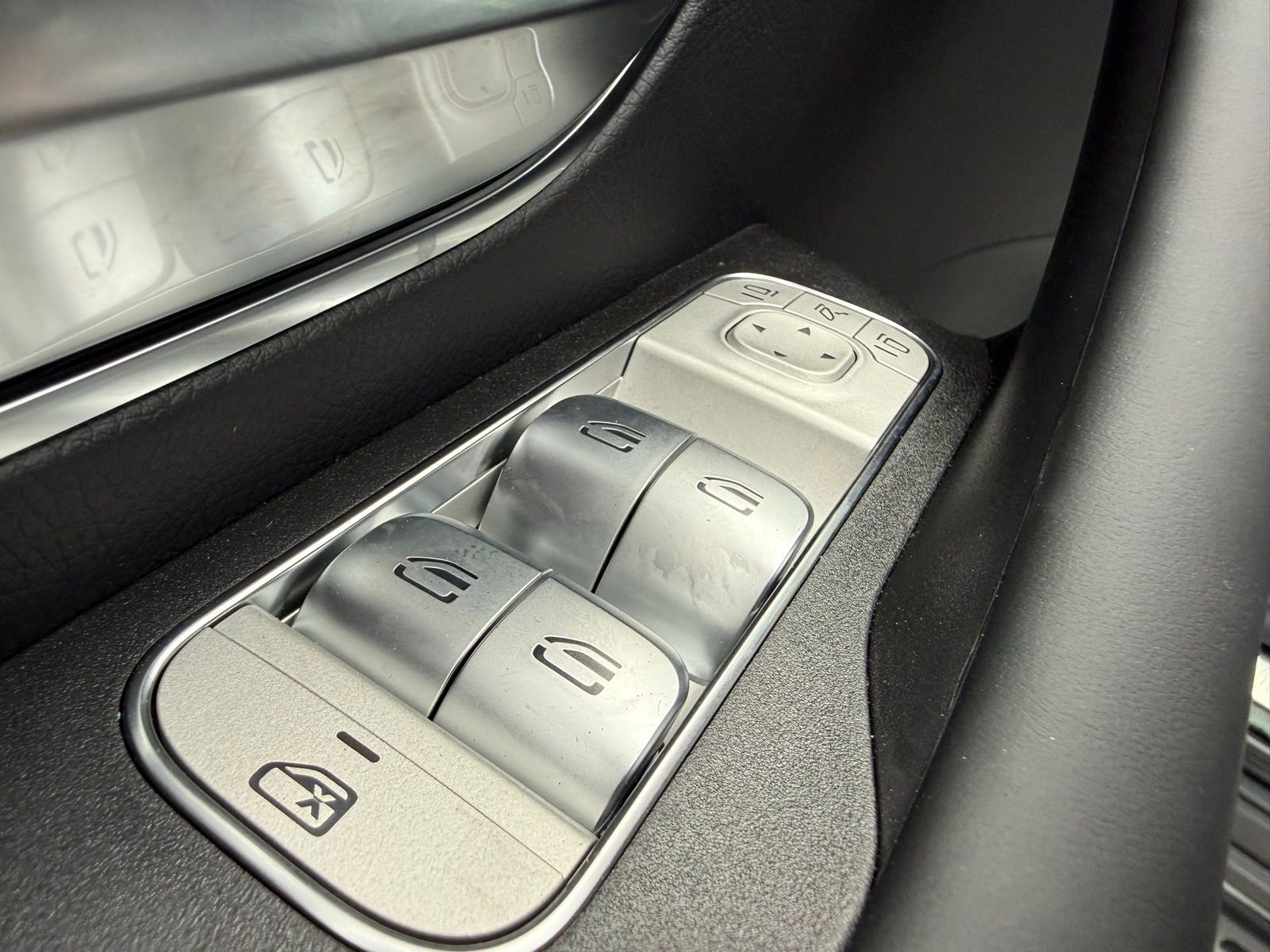 New 2026 Mercedes-Benz GLS 580 4MATIC image 16