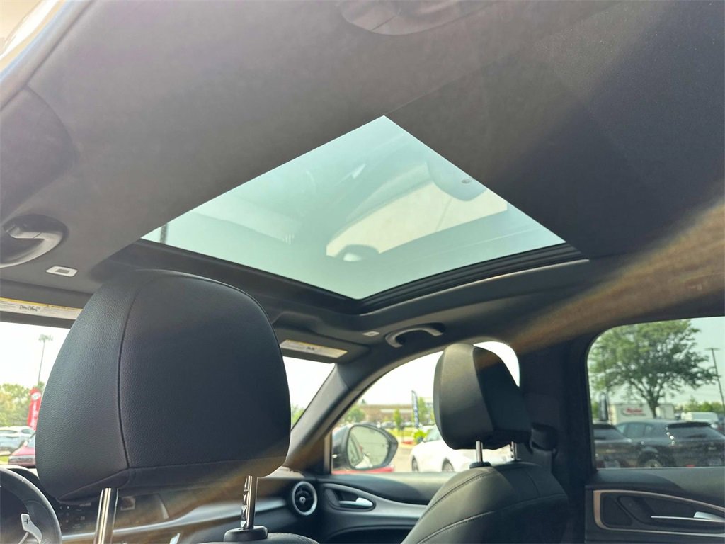 New 2025 Alfa Romeo Stelvio Sprint w/ Convenience Package image 12