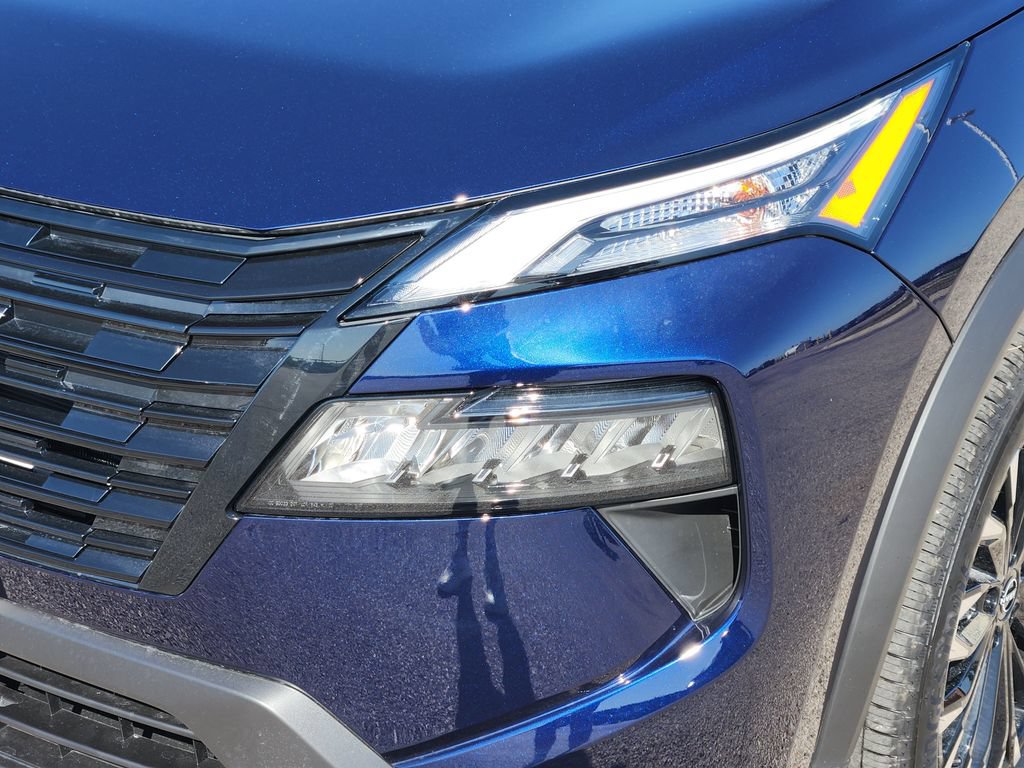 New 2026 Nissan Rogue Dark Armor FWD image 5