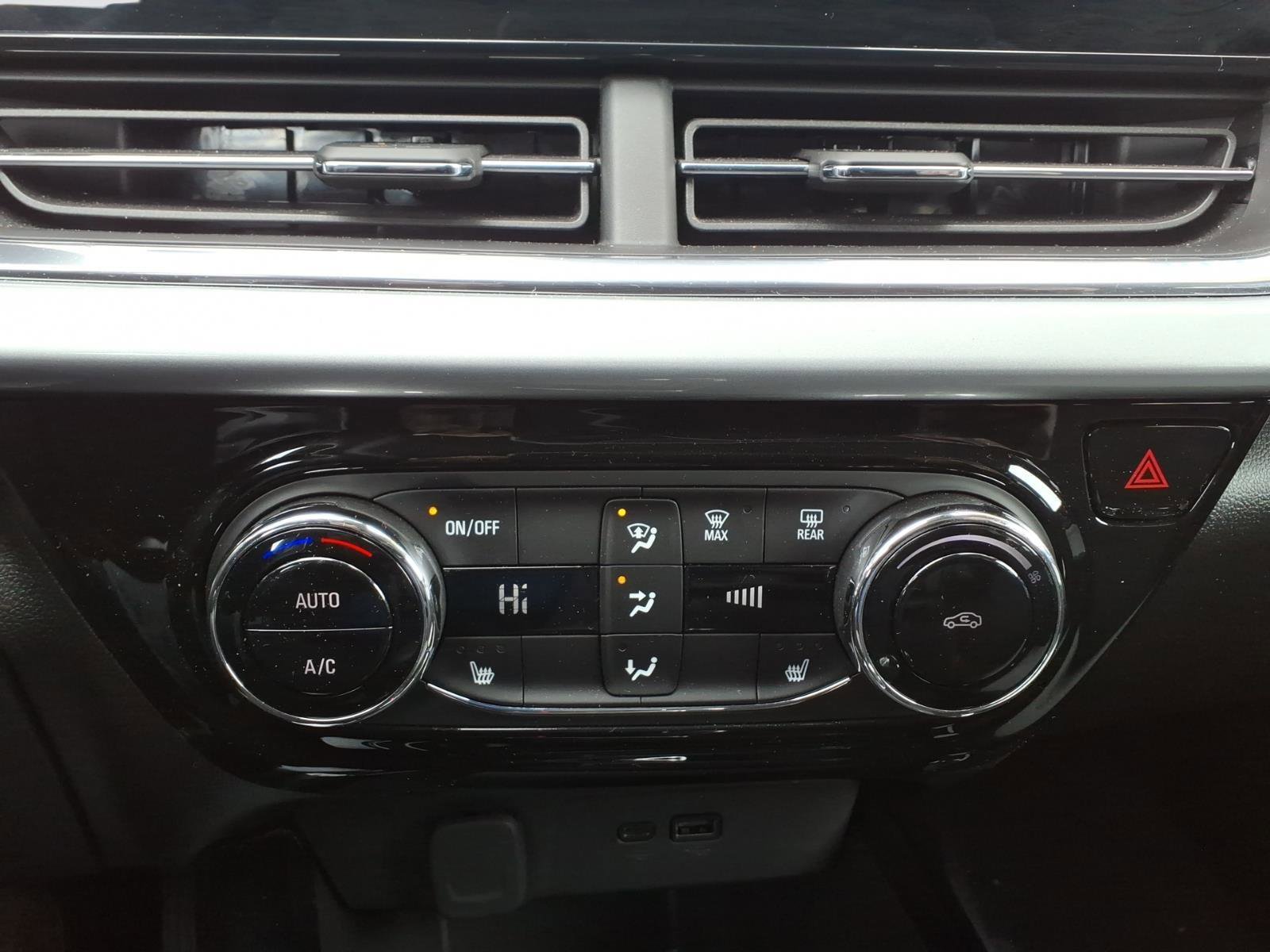 Certified 2025 Chevrolet Trax LT w/ LT Convenience Package image 19