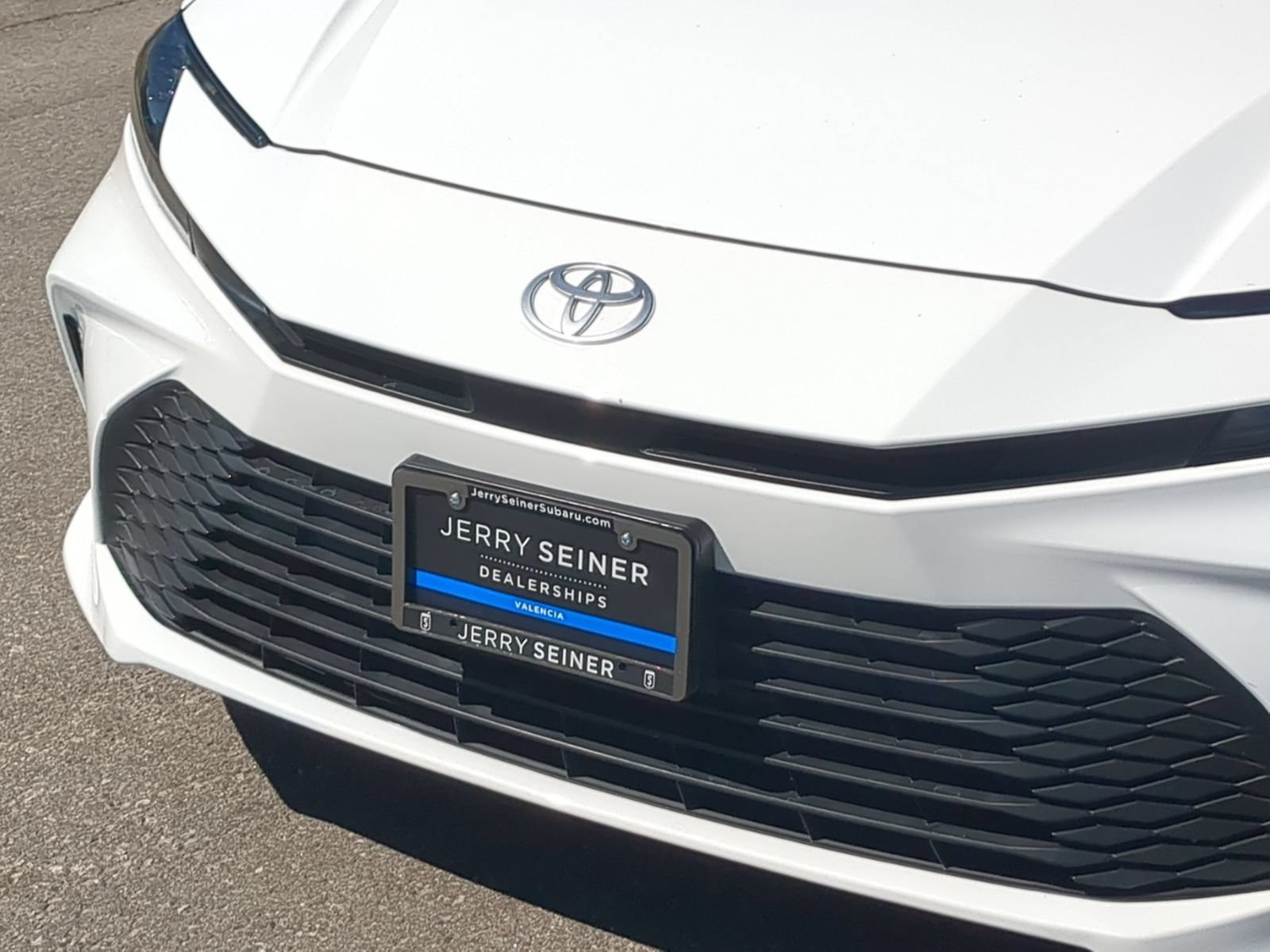 Used 2025 Toyota Camry LE FWD image 9