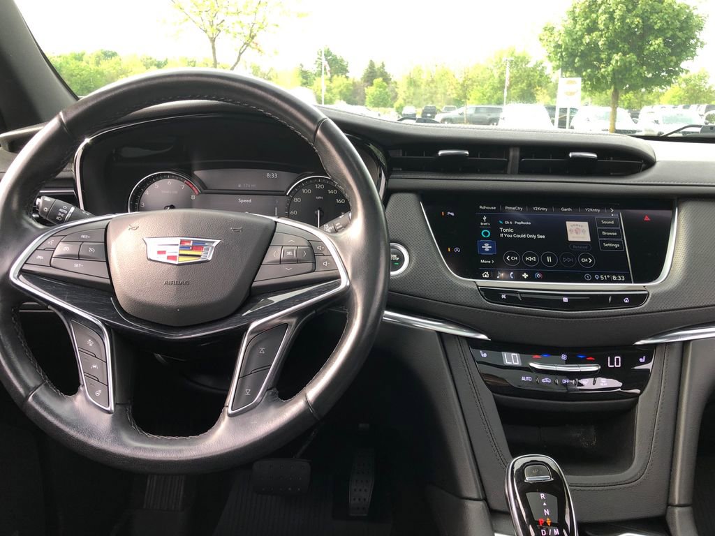 Used 2020 Cadillac XT5 Premium Luxury w/ LPO, Floor Liner Package AWD/4WD image 32