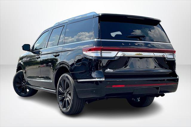 Used 2024 Lincoln Navigator Reserve w/ Monochromatic Package image 4