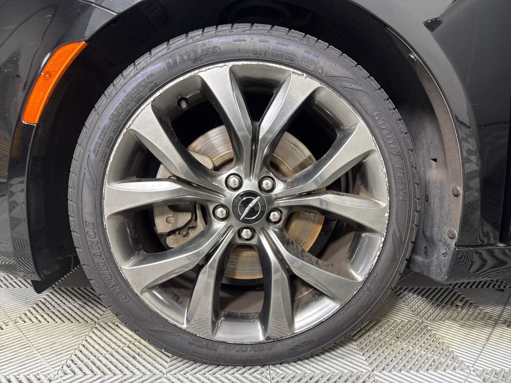 Used 2015 Chrysler 200 S w/ Navigation & Sound Group I FWD image 21
