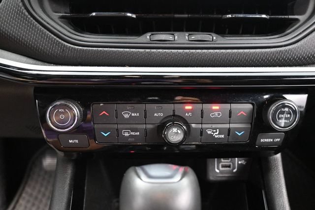 Used 2025 Jeep Compass Trailhawk AWD/4WD image 22