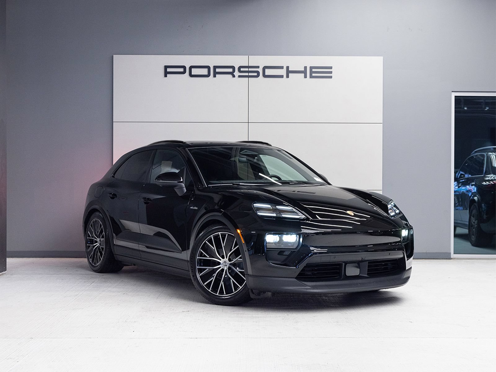 Certified 2026 Porsche Macan 4 Electric AWD/4WD image 9