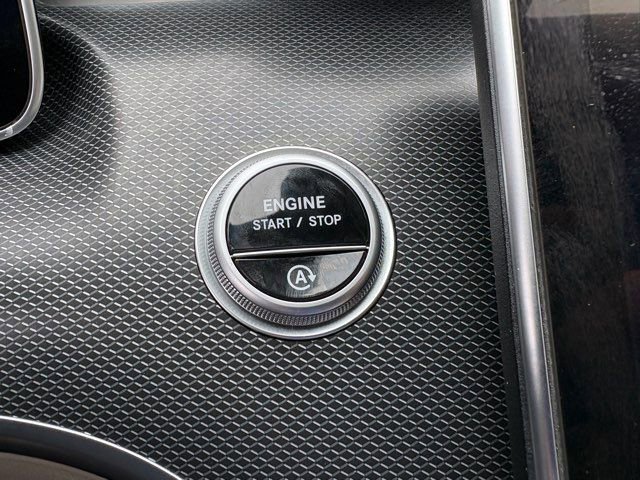 Used 2025 Mercedes-Benz C 300 Sedan image 6