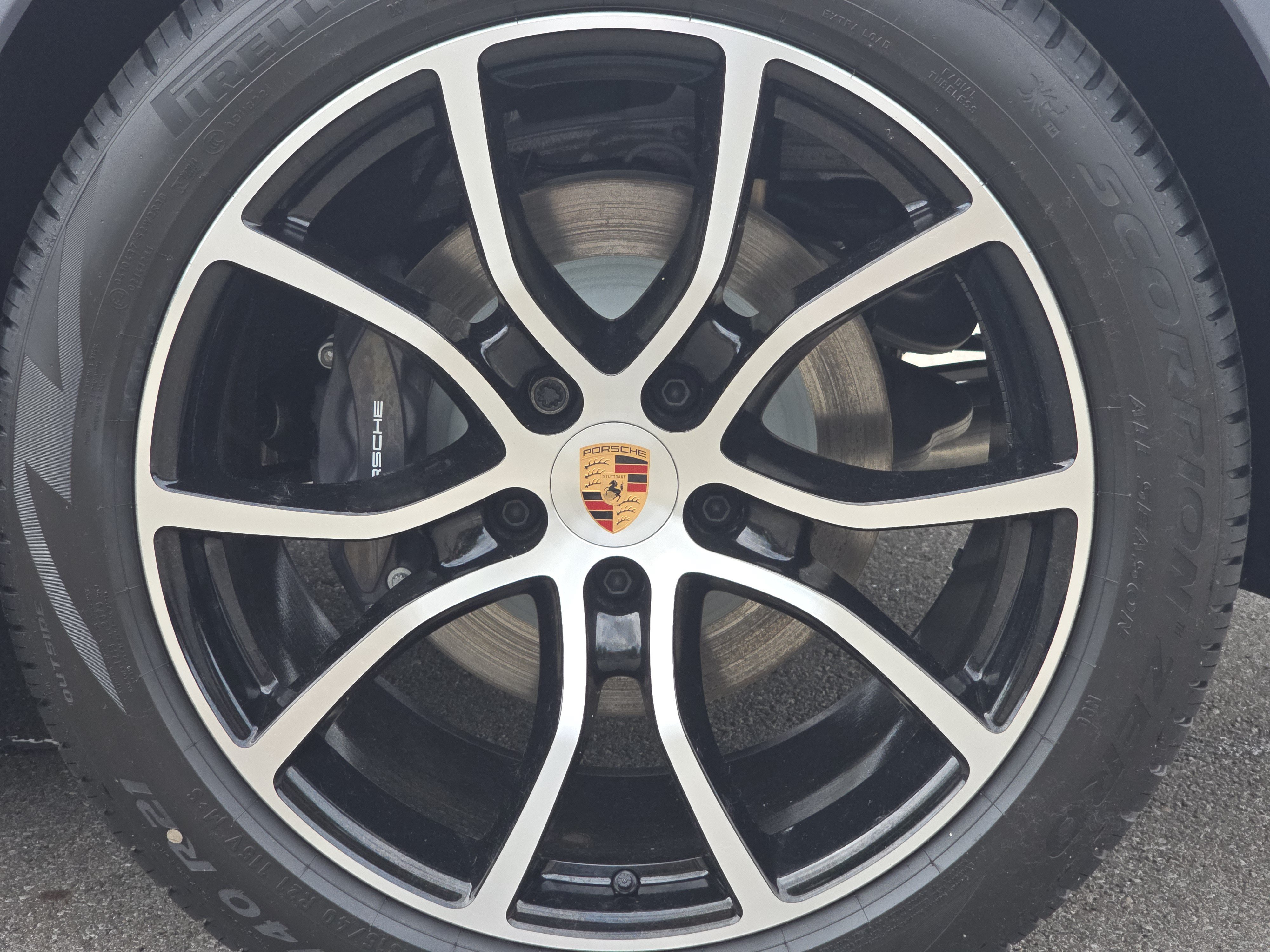 New 2026 Porsche Cayenne Coupe AWD/4WD image 17