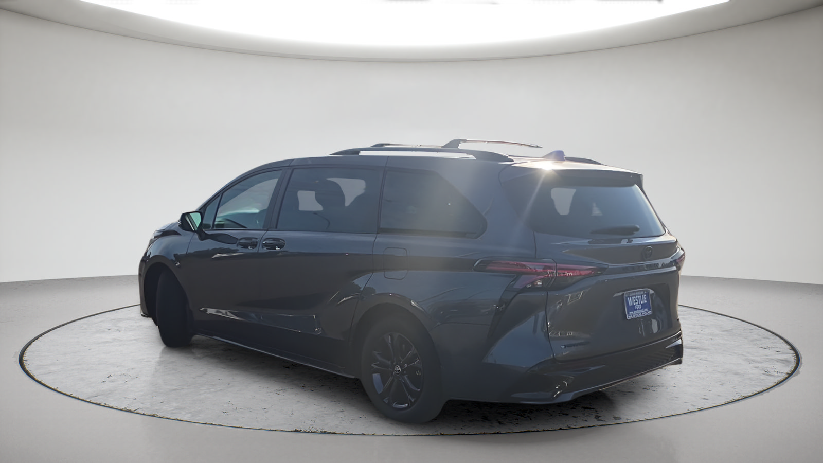 Used 2025 Toyota Sienna XSE w/ XSE Premium Package AWD/4WD image 8