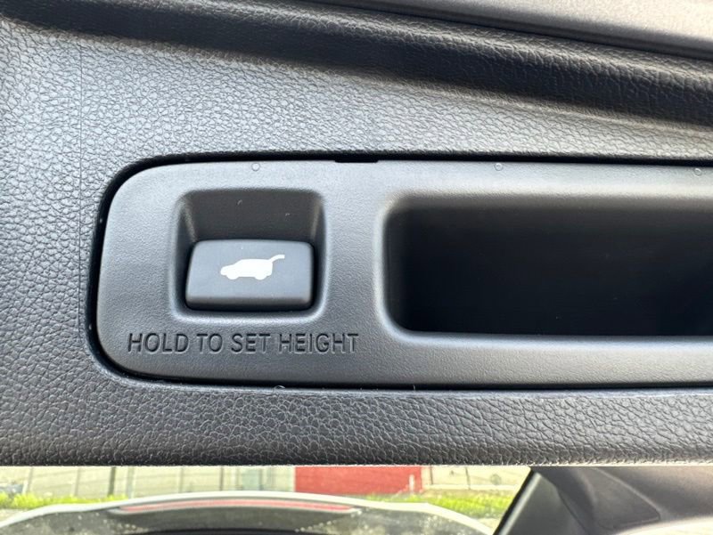 Used 2020 Honda CR-V Touring image 11