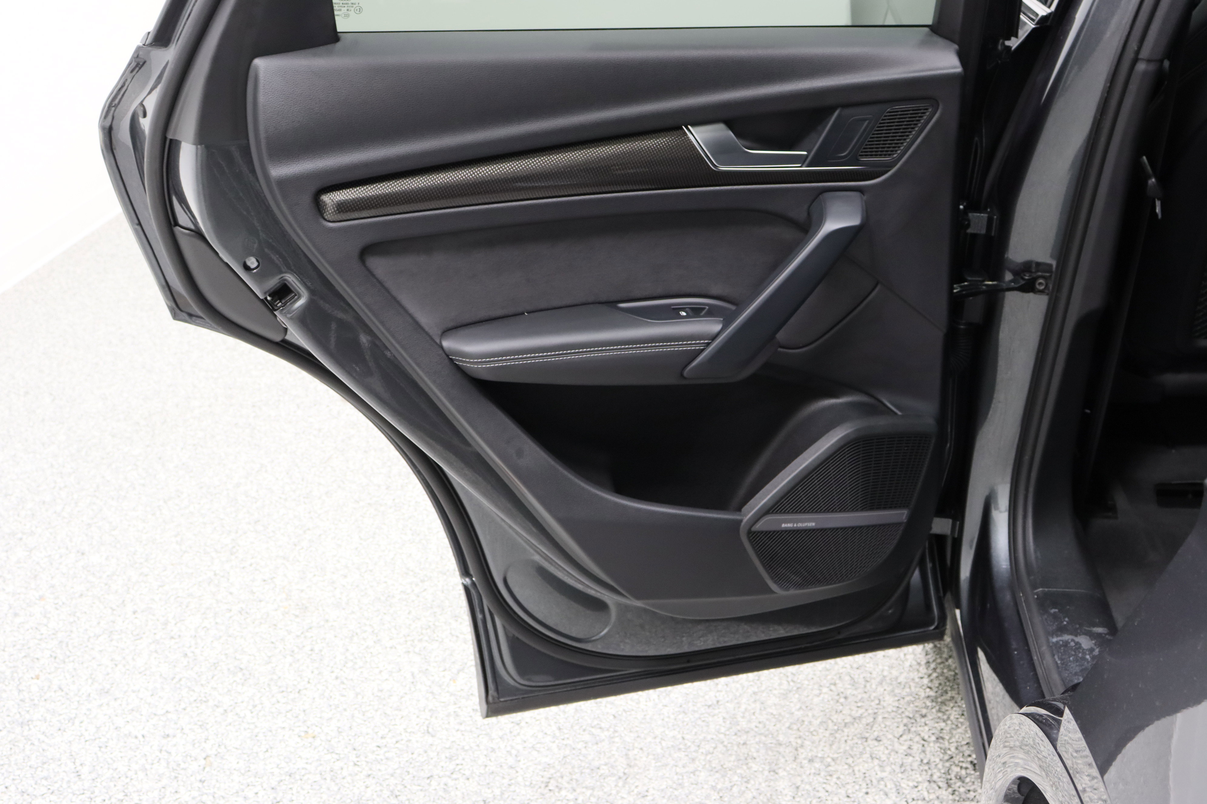 Used 2024 Audi SQ5 Prestige image 28