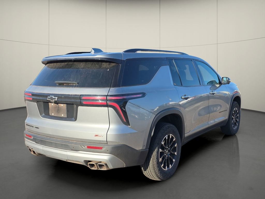 Used 2024 Chevrolet Traverse Z71 w/ Enhanced Driving Package AWD/4WD image 7