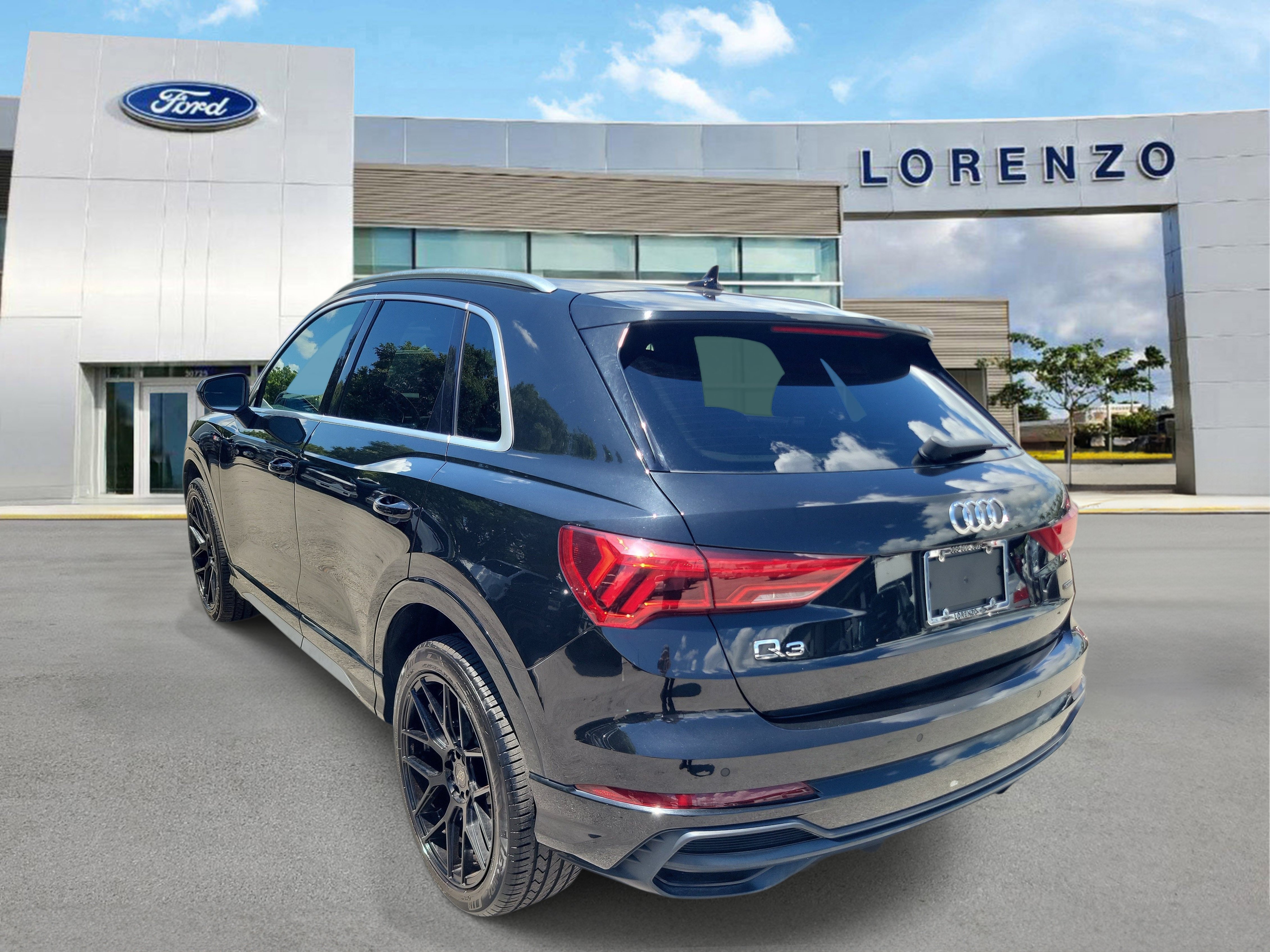 Used 2020 Audi Q3 2.0T Premium w/ Convenience Package AWD/4WD image 7