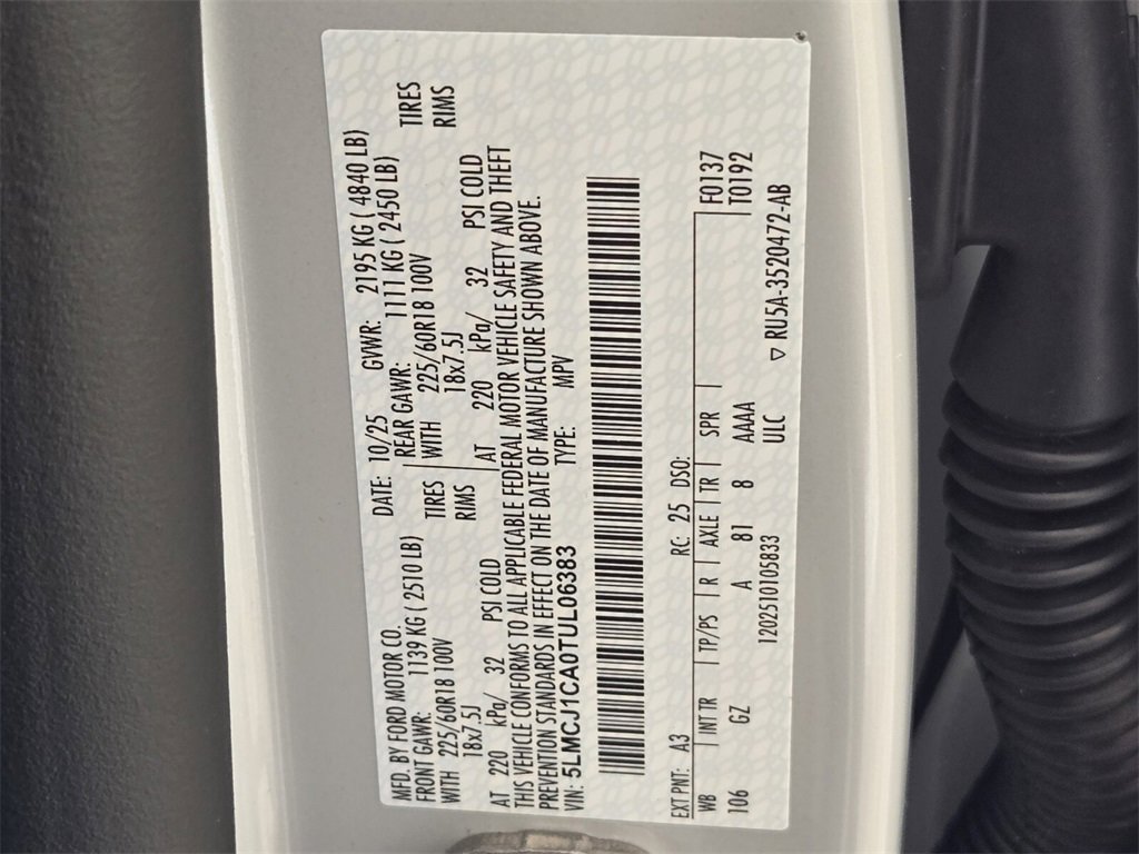 New 2026 Lincoln Corsair Premiere image 13