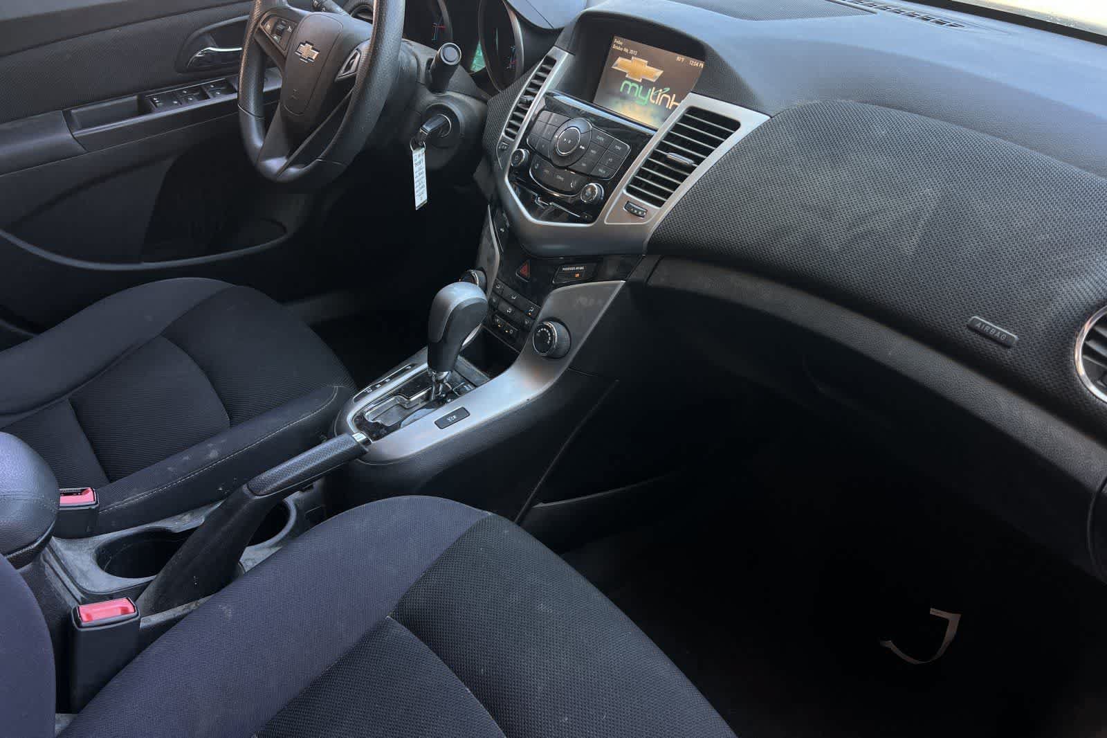 Used 2015 Chevrolet Cruze LT FWD image 17