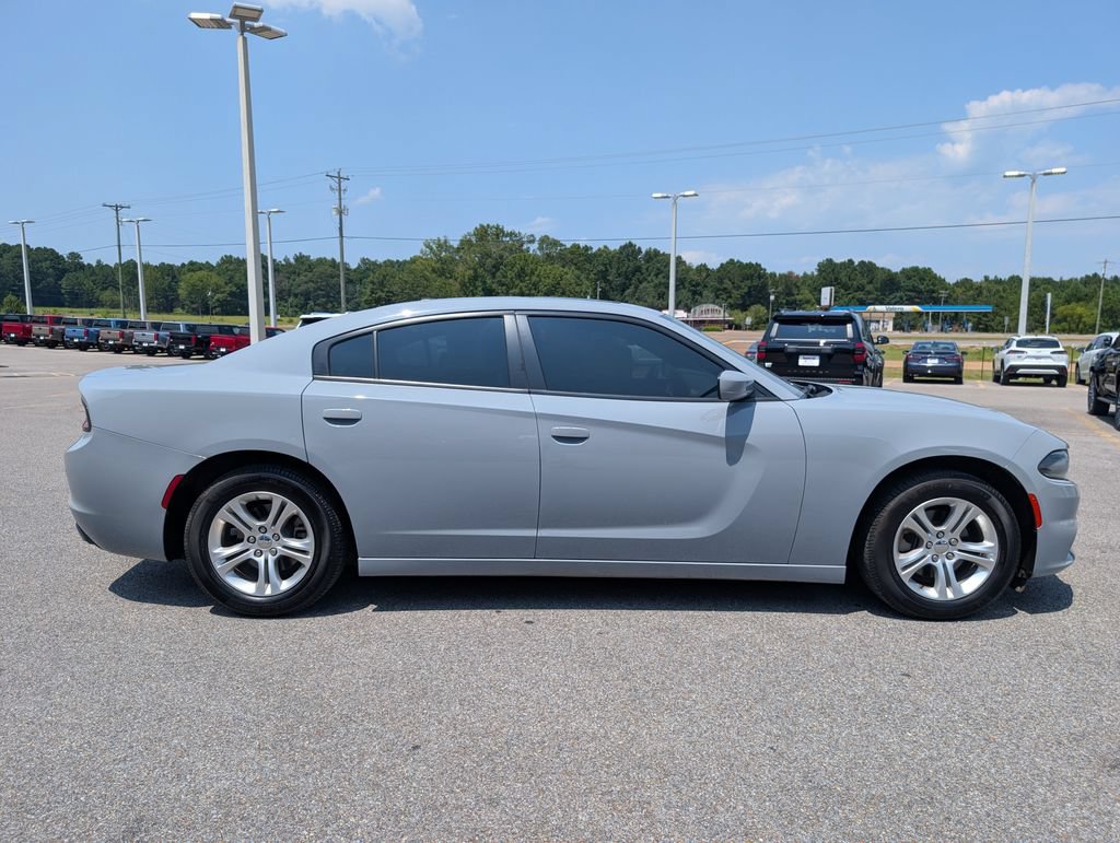 Used 2022 Dodge Charger SXT w/ Driver Convenience Group RWD image 6