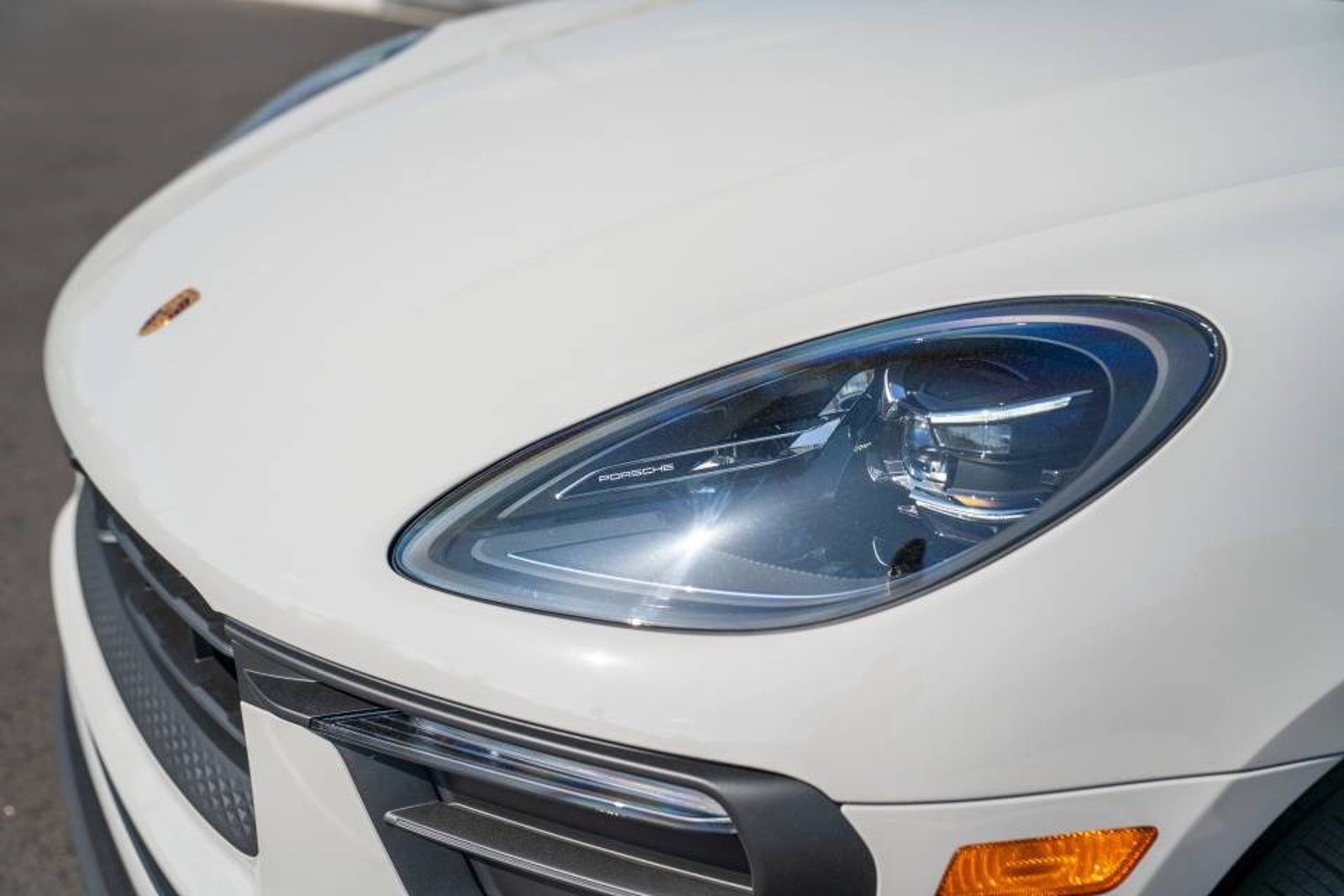 New 2026 Porsche Macan AWD/4WD image 30